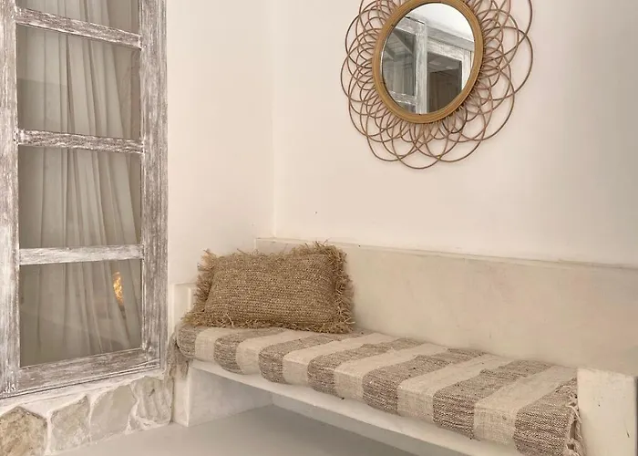 Tropical 2br Private W Pool Near Pererenan Beach,
