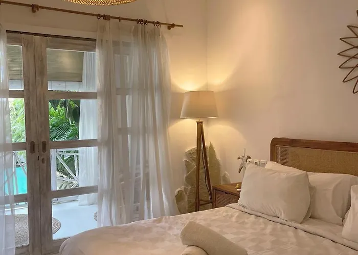 Tropical 2br Private W Pool Near Pererenan Beach, Villa
