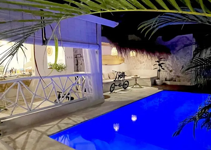 Tropical 2br Private W Pool Near Pererenan Beach, *