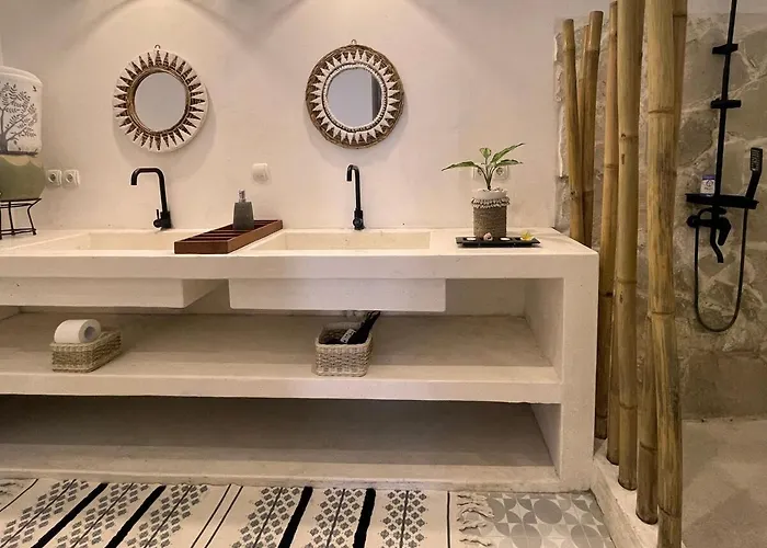 Tropical 2br Private W Pool Near Pererenan Beach, * Canggu (Bali)